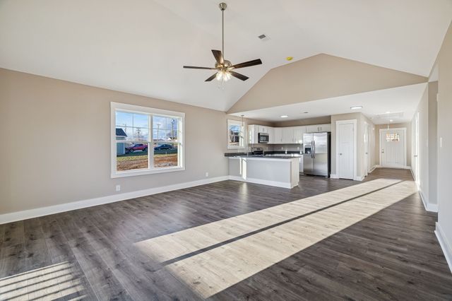 357 Hugh Hunter Road, Oak Grove, KY 42262