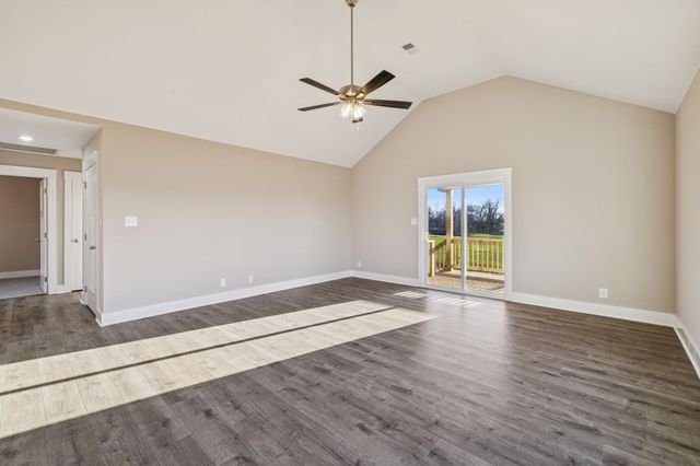 357 Hugh Hunter Road, Oak Grove, KY 42262