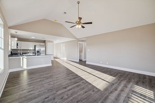 357 Hugh Hunter Road, Oak Grove, KY 42262