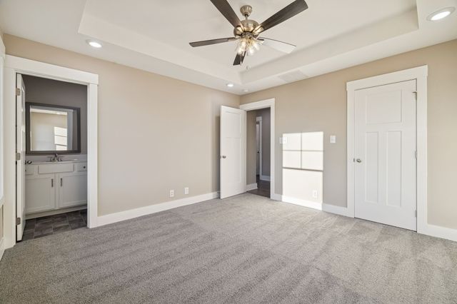 357 Hugh Hunter Road, Oak Grove, KY 42262