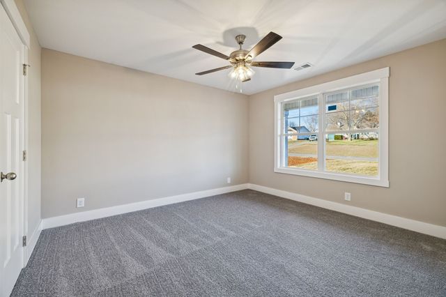 357 Hugh Hunter Road, Oak Grove, KY 42262