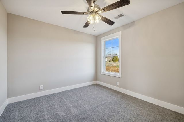 357 Hugh Hunter Road, Oak Grove, KY 42262