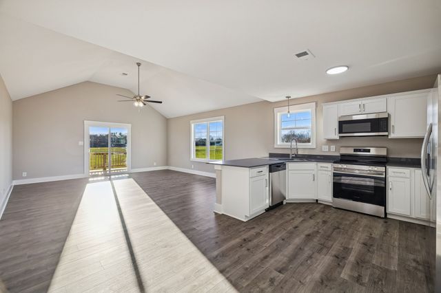 357 Hugh Hunter Road, Oak Grove, KY 42262