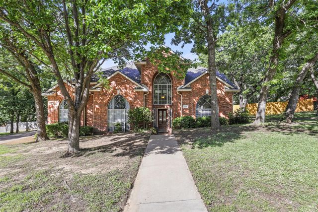 805 Red Oak Court, Crowley, TX 76036