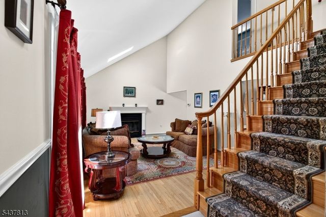 15 Hampton Ct, Bernards Twp., NJ 07920