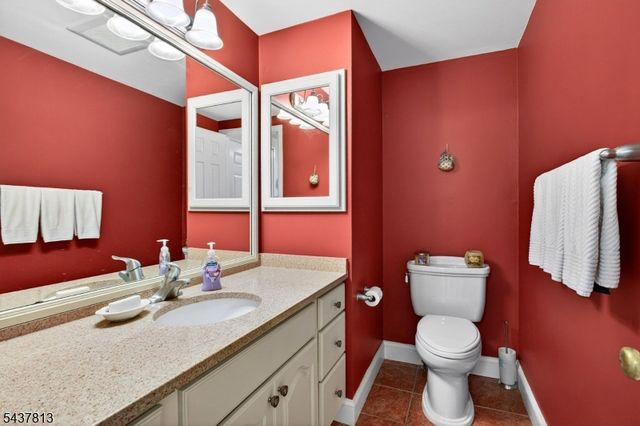 15 Hampton Ct, Bernards Twp., NJ 07920