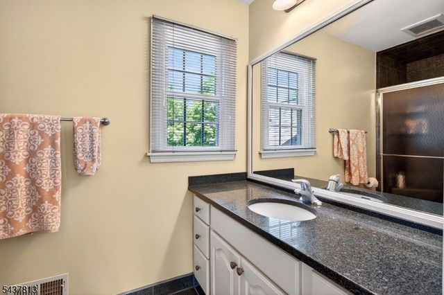 15 Hampton Ct, Bernards Twp., NJ 07920