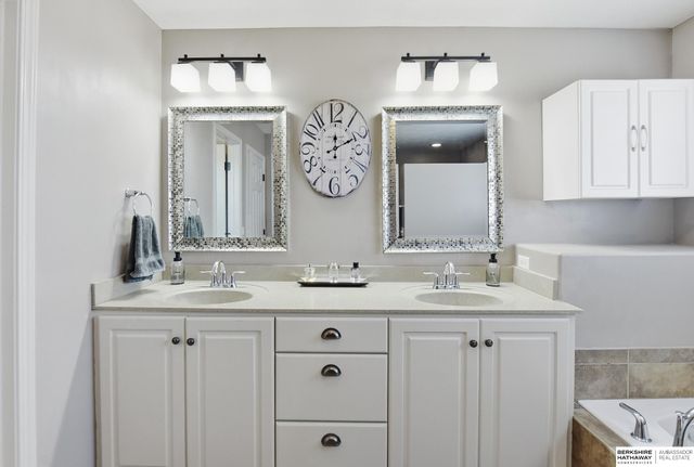 12206 Pintail Drive, Papillion, NE 68046