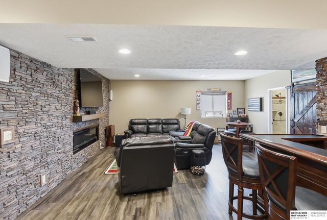 12206 Pintail Drive, Papillion, NE 68046