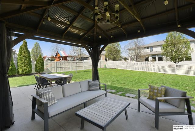 12206 Pintail Drive, Papillion, NE 68046