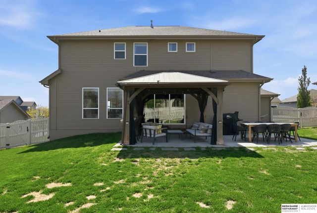 12206 Pintail Drive, Papillion, NE 68046