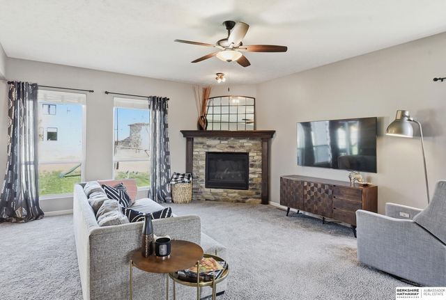 12206 Pintail Drive, Papillion, NE 68046