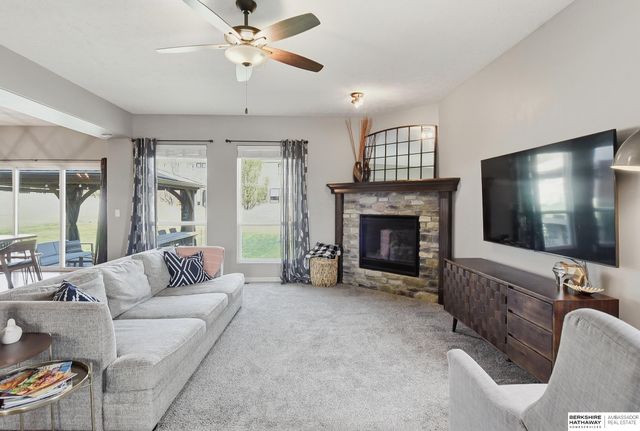 12206 Pintail Drive, Papillion, NE 68046