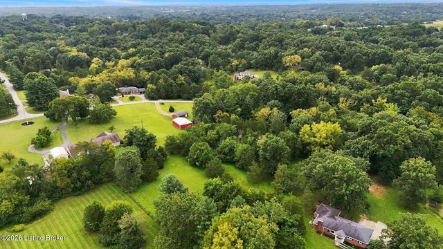 3311 Borowick Cir, La Grange, KY 40031
