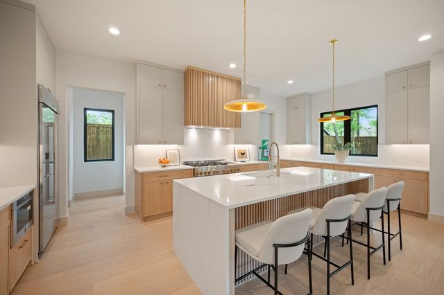 8803 Redondo Drive, Dallas, TX 75218