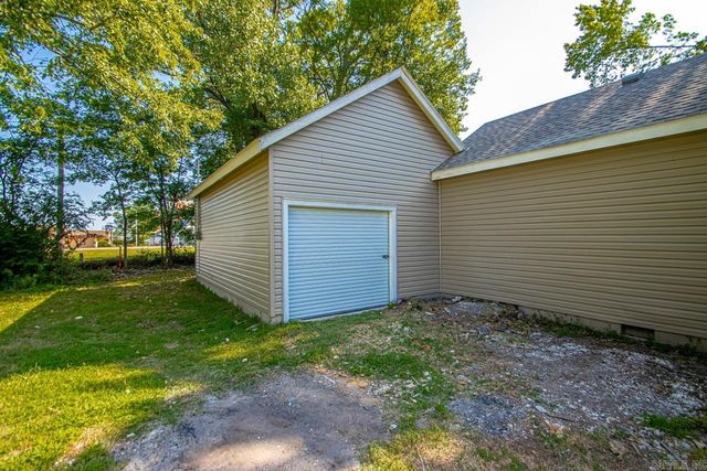 2307 E 2nd, North Little Rock, AR 72114