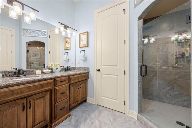 16653 W 168th Court, Olathe, KS 66062