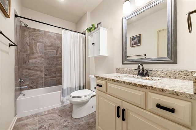 16653 W 168th Court, Olathe, KS 66062