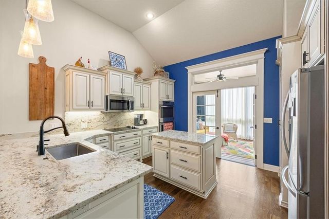 16653 W 168th Court, Olathe, KS 66062