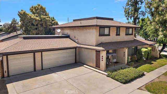 2210 E Buffalo, Santa Ana, CA 92705