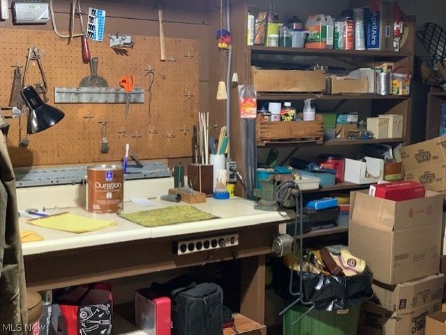 908 Banfield Avenue, Toronto, OH 43964