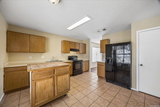 9923 Misty Plain Dr., San Antonio, TX 78245
