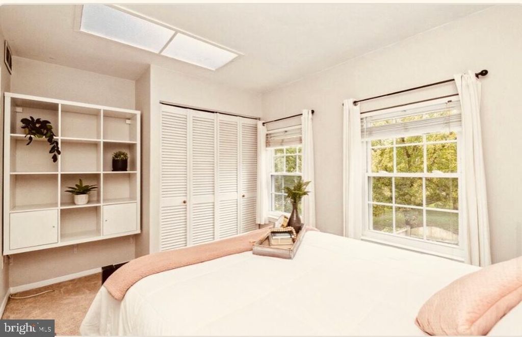 Image 14 of property listing at 14 N WOLFE ST N, Baltimore, MD 21231