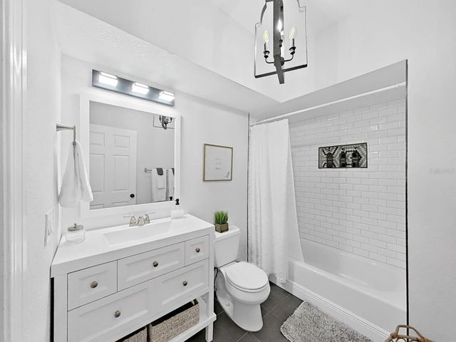 1215 E CURTIS STREET, Tampa, FL 33603