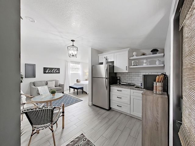 1215 E CURTIS STREET, Tampa, FL 33603