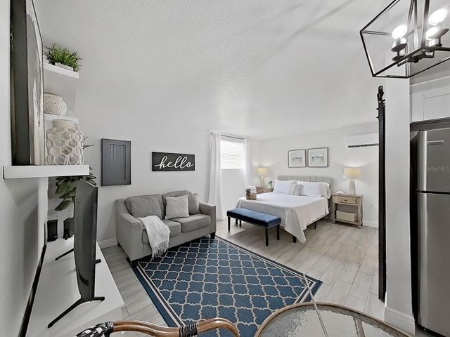 1215 E CURTIS STREET, Tampa, FL 33603