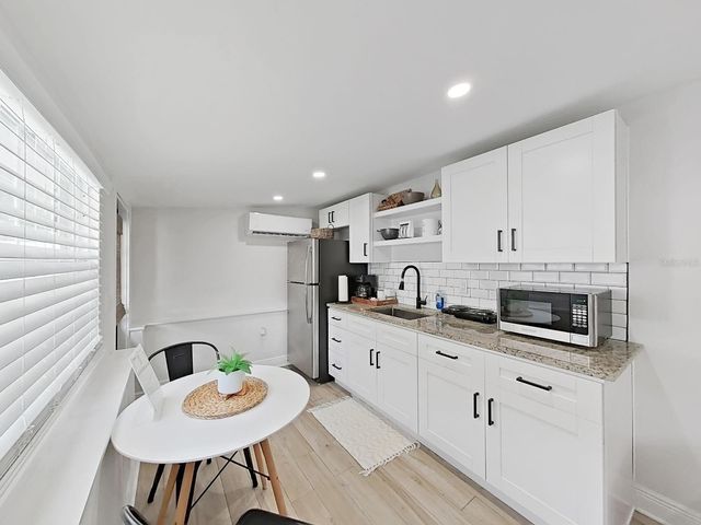 1215 E CURTIS STREET, Tampa, FL 33603