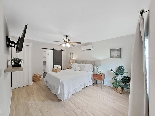 1215 E CURTIS STREET, Tampa, FL 33603