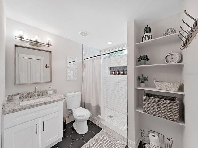 1215 E CURTIS STREET, Tampa, FL 33603