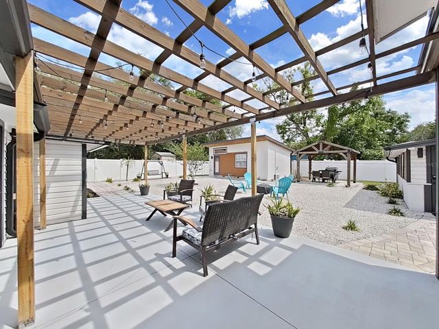 1215 E CURTIS STREET, Tampa, FL 33603