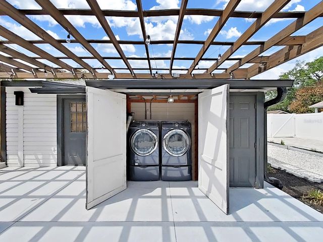 1215 E CURTIS STREET, Tampa, FL 33603