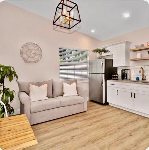 1215 E CURTIS STREET, Tampa, FL 33603