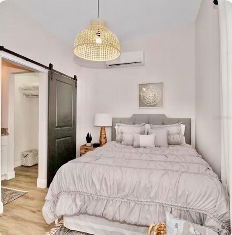 1215 E CURTIS STREET, Tampa, FL 33603