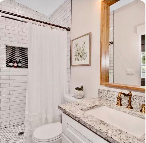 1215 E CURTIS STREET, Tampa, FL 33603