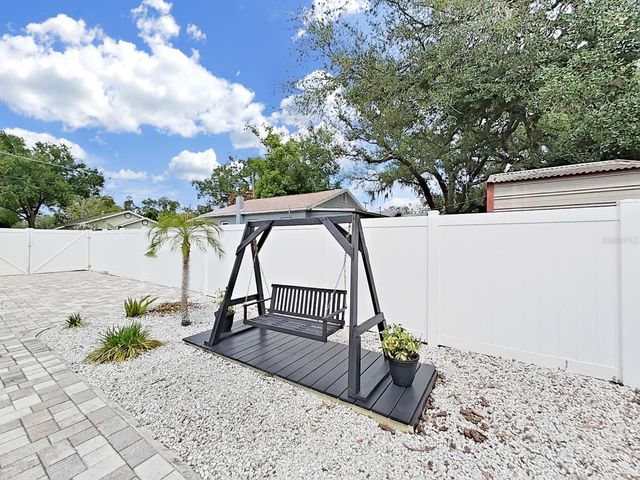 1215 E CURTIS STREET, Tampa, FL 33603