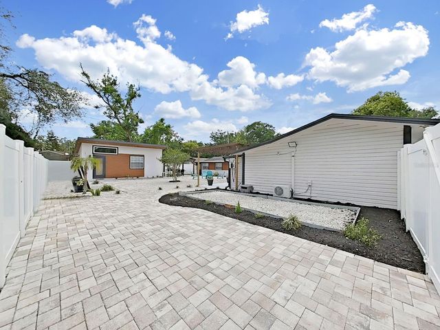 1215 E CURTIS STREET, Tampa, FL 33603