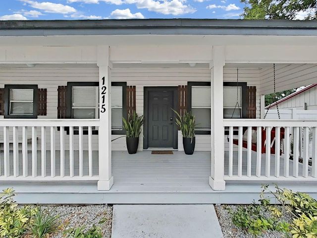 1215 E CURTIS STREET, Tampa, FL 33603