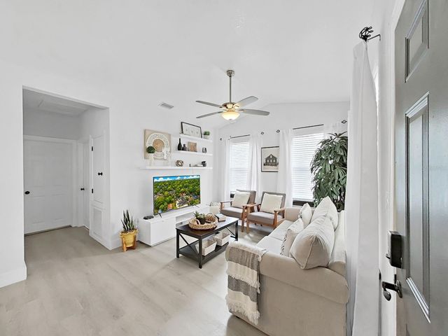 1215 E CURTIS STREET, Tampa, FL 33603