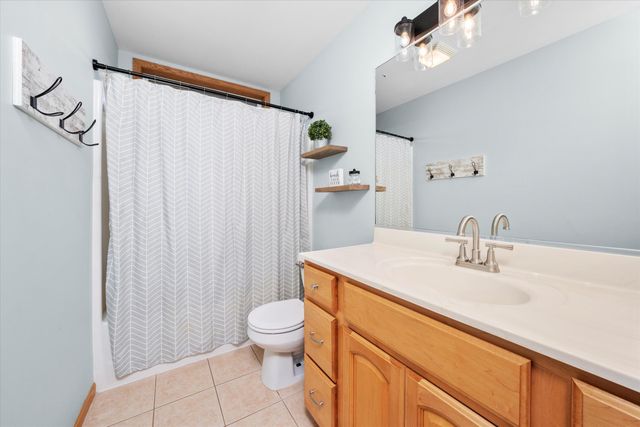 9925 Whitehall Garden, Munster, IN 46321