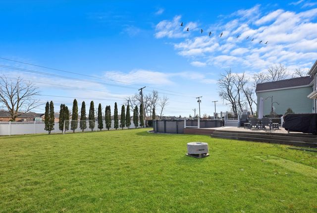 9925 Whitehall Garden, Munster, IN 46321