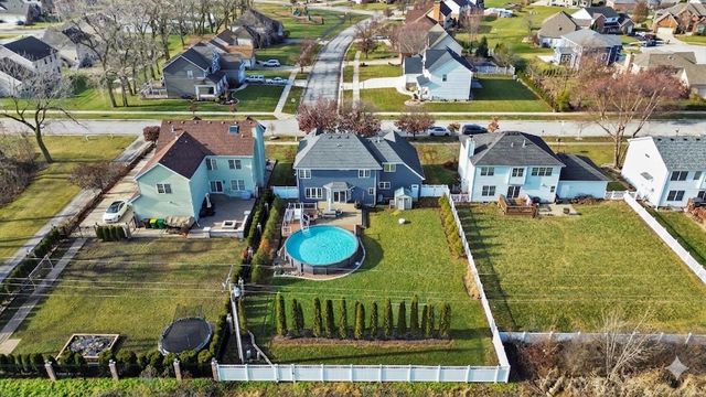 9925 Whitehall Garden, Munster, IN 46321