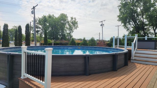9925 Whitehall Garden, Munster, IN 46321