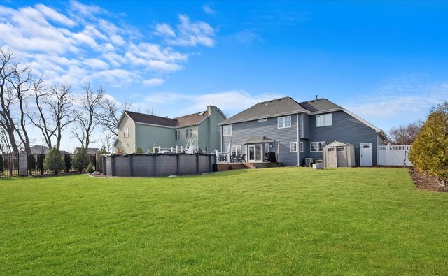 9925 Whitehall Garden, Munster, IN 46321