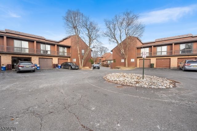 25 Bloomingdale Dr 1B, Hillsborough Twp., NJ 08844