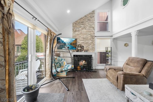 25 Bloomingdale Dr 1B, Hillsborough Twp., NJ 08844