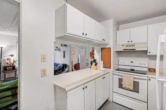 447 Stuart Avenue, Kalamazoo City, MI 49007